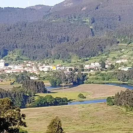 With 3 Bedrooms In With Wonderful Mountain View Terrace And Wifi 2 Km From The Beach Apartament Viveiro
