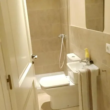 With 3 Bedrooms In With Wonderful Mountain View Terrace And Wifi 2 Km From The Beach Apartament *