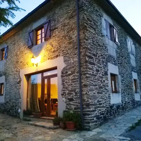 With 3 Bedrooms In With Wonderful Mountain View Terrace And Wifi 2 Km From The Beach Apartament *