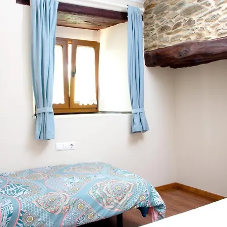 With 3 Bedrooms In With Wonderful Mountain View Terrace And Wifi 2 Km From The Beach *