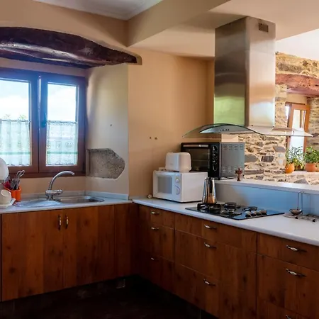 Apartament With 3 Bedrooms In With Wonderful Mountain View Terrace And Wifi 2 Km From The Beach *